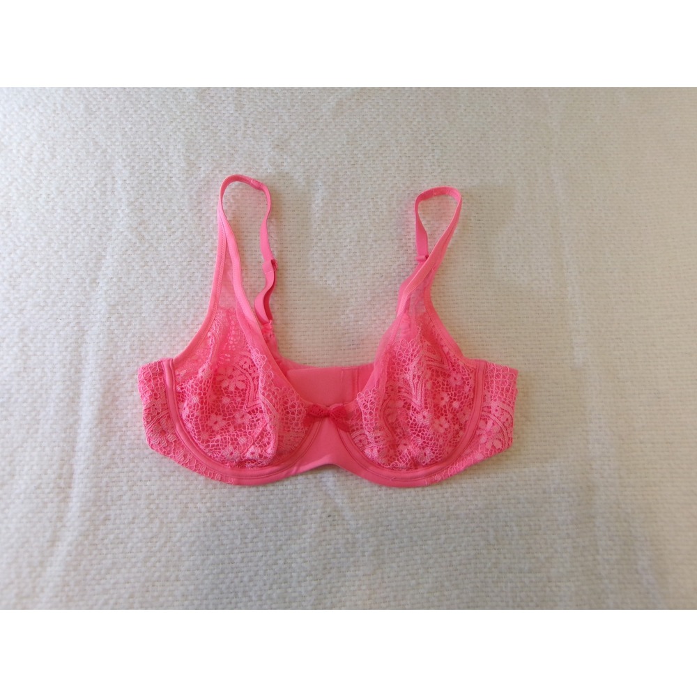 Victoria's Secret Body by Victoria Pink Floral Lace Unlinedโ Demi Bra 36C